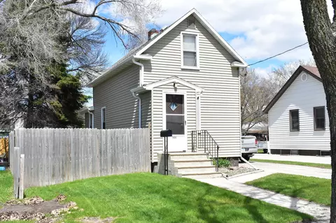 1404 2nd Ave N, Moorhead, MN 56560