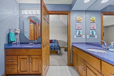 Bath - 705 W River Pkwy, Champlin, MN 55316 photo 4 of 6