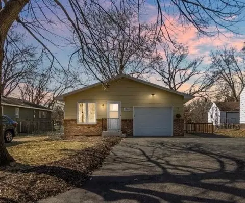 2705 Larch Ln N, Plymouth, MN 55441