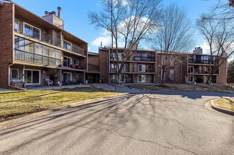 3850 Plymouth Blvd #323, Plymouth, MN 55446