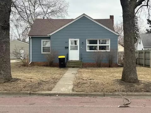 823 Columbus Ave, Westbrook, MN 56183