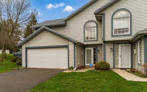 2608 Tuxedo Ln NW, Rochester, MN 55901