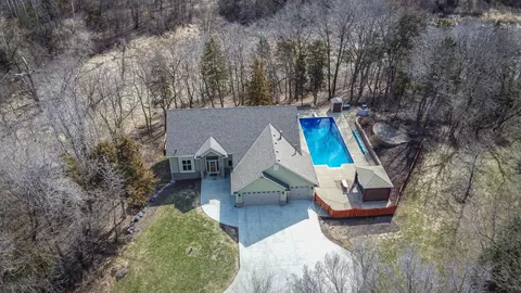 20881 Lake Ridge Dr, Prior Lake, MN 55372