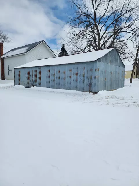 209 E Main St, Racine, MN 55967