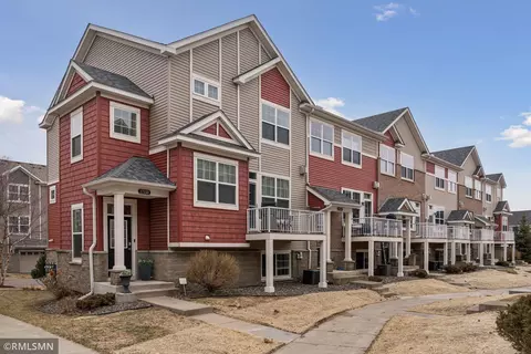 17153 72nd Ave N #2806, Maple Grove, MN 55311