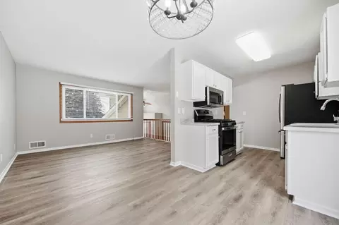 1703 Nokia Way, Eagan, MN 55122 photo 13