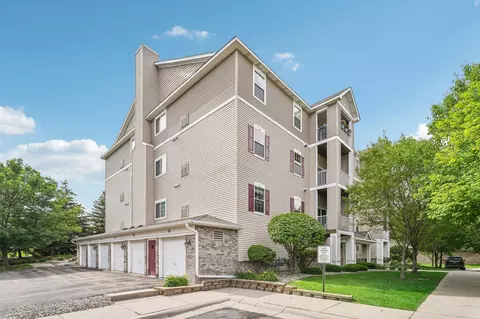 12761 Collegeview Dr #201, Eden Prairie, MN 55347
