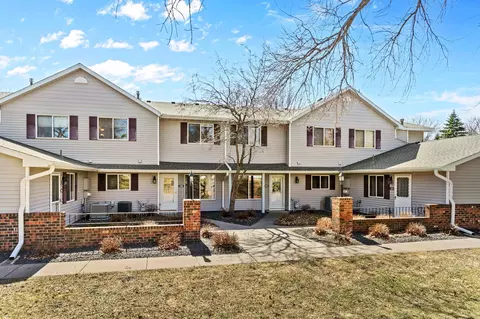 7646 13th St N, Oakdale, MN 55128