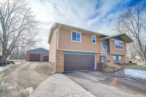851 Washington St, Prescott, WI 54021