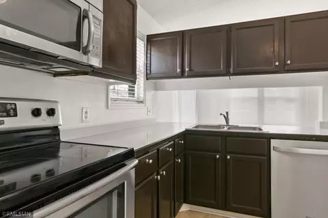 Kitchen - 5329 Highpointe Ter, Bloomington, MN 55437 photo 3 of 4