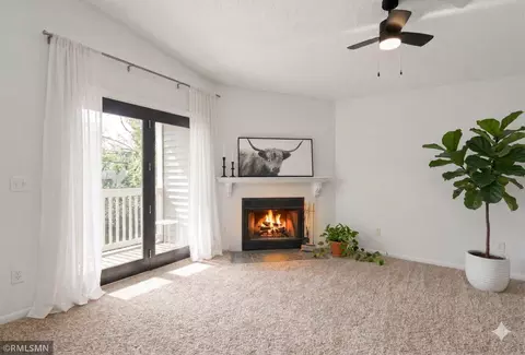 5329 Highpointe Ter, Bloomington, MN 55437