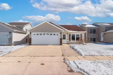 804 51st St S, Fargo, ND 58103