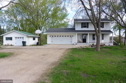 17172 220th St, Hutchinson, MN 55350