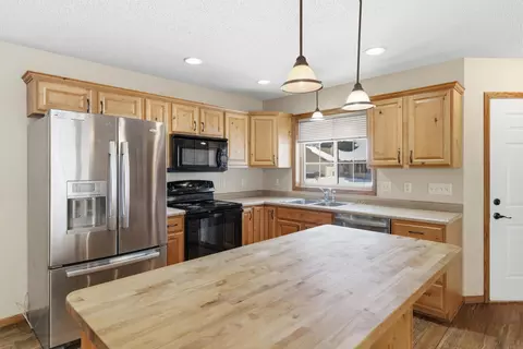 Kitchen - 116 Nicklaus Path, Mankato, MN 56001 photo 2 of 6