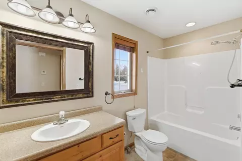 Bath - 116 Nicklaus Path, Mankato, MN 56001 photo 2 of 2