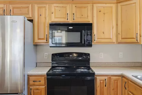 Kitchen - 116 Nicklaus Path, Mankato, MN 56001 photo 4 of 6