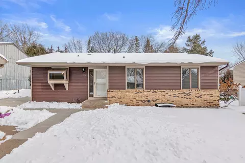 11250 Red Fox Dr, Maple Grove, MN 55369