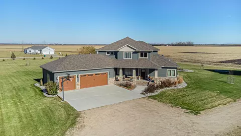 7022 9th St N, Moorhead, MN 56560