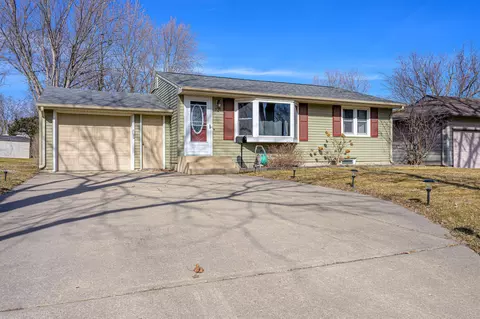 121 6th Ave NE, Hutchinson, MN 55350