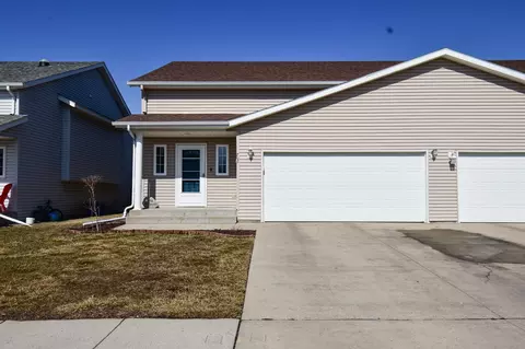 706 14th Ave E, West Fargo, ND 58078