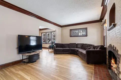 Living - 627 N 20th Ave E, Duluth, MN 55812 photo 2 of 2