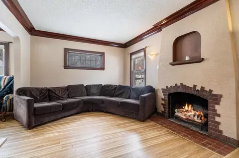 Living - 627 N 20th Ave E, Duluth, MN 55812 photo 1 of 2