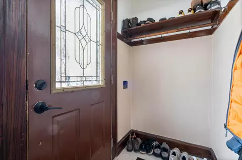Entry Way - 627 N 20th Ave E, Duluth, MN 55812 photo 3 of 3