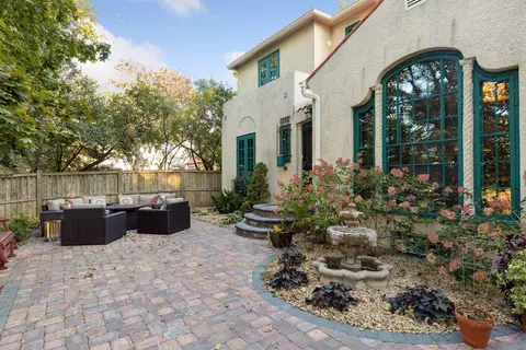 1005 Cedar Lake Rd S, Minneapolis, MN 55405