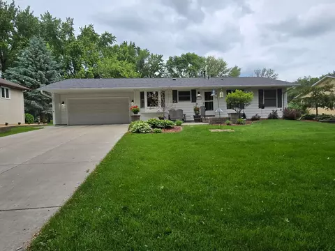 9966 108th Ave N, Maple Grove, MN 55369