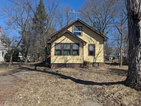 343 N 3rd St, New Richmond, WI 54017
