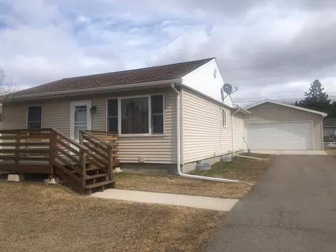 5414 Park Dr, Mountain Iron, MN 55768