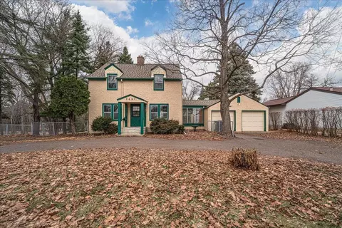 2697 Stillwater Rd E, Maplewood, MN 55119