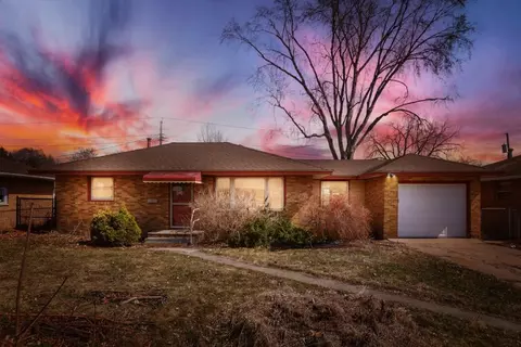 5932 Hampshire Ave N, Crystal, MN 55428