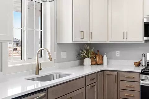 Kitchen - 31692 Madison Rd, Lindstrom, MN 55045 photo 4 of 4