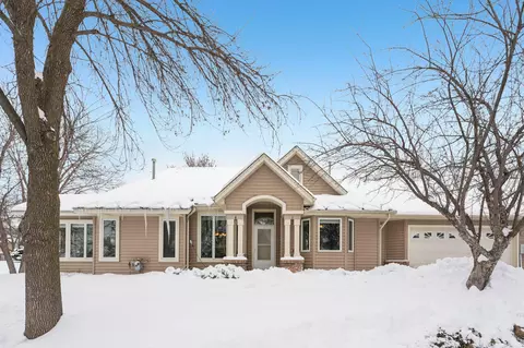 1108 Stratford Ln, Burnsville, MN 55337