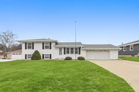3400 Ebba St, White Bear Lake, MN 55110