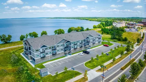 715 Lake Shore Dr NE #100, Bemidji, MN 56601