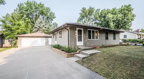 1949 Barry Dr, Newport, MN 55055