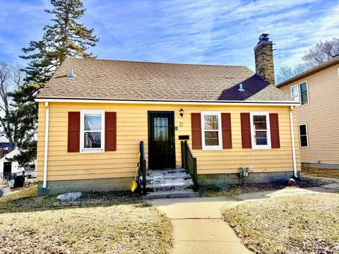 21 7th Ave N, Hopkins, MN 55343