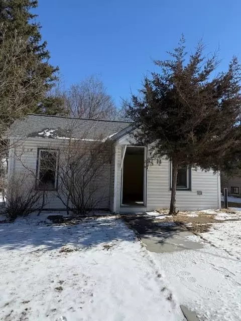 14 4th Ave SE, Dodge Center, MN 55927