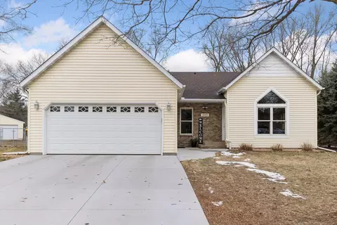 1885 Garden Ln, White Bear Lake, MN 55110