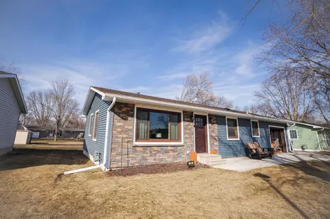 19 Thomas St, Morris, MN 56267 photo 3