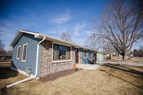 19 Thomas St, Morris, MN 56267 photo 2