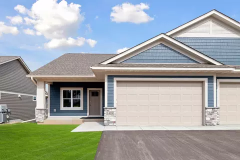 1421 Anchor Ave, River Falls, WI 54022