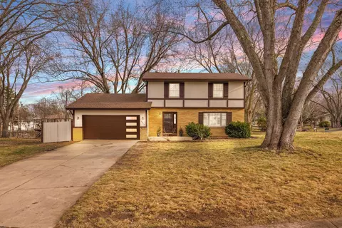 9911 Johnson Cir, Bloomington, MN 55437