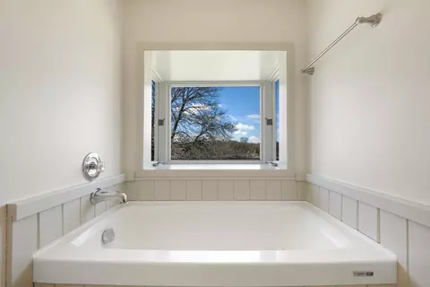Bath - 701 W River Pkwy, Champlin, MN 55316 photo 3 of 4