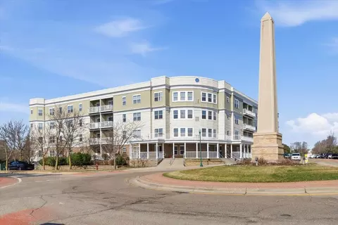 114200 Hundertmark Rd #212, Chaska, MN 55318