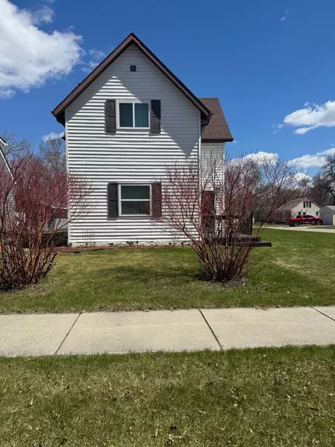622 Saint Paul Ave S, Thief River Falls, MN 56701