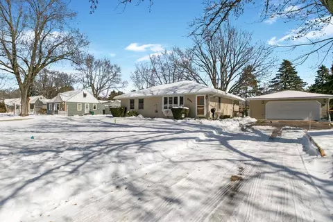 9637 4th Ave S, Bloomington, MN 55420