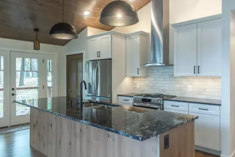 Kitchen - 16296 Tower Dr, Brainerd, MN 56401 photo 3 of 17